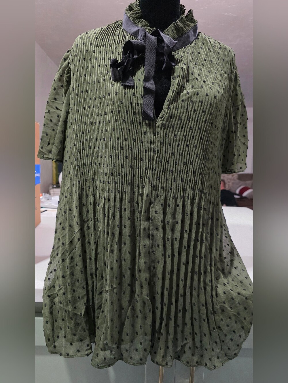 Max Studio Pleated Swiss Dot Necktie Blouse Sz 1x. NWOT